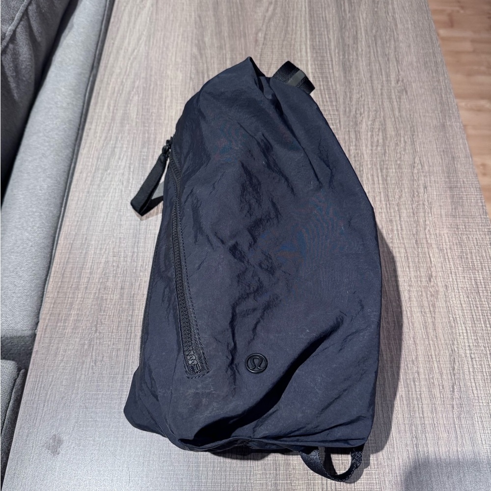 lululemon athletica fast track bag
